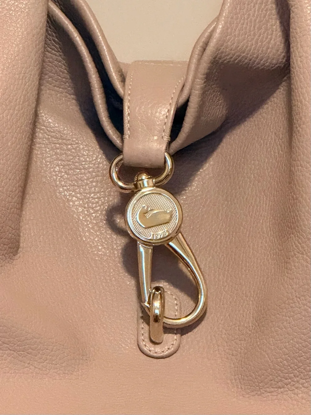 Dooney & Bourke Oyster Logo Lock Shoulder Bag Kisslock Wallet Set